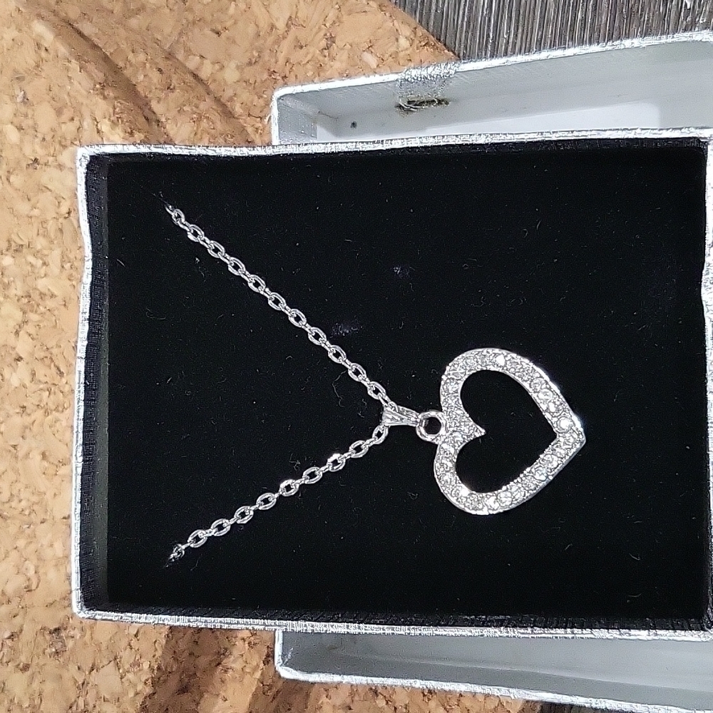 NWT Silver and diamond Necklace
